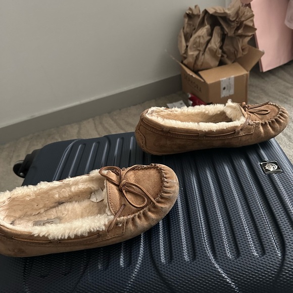 Ugg moccasins - Picture 5 of 5
